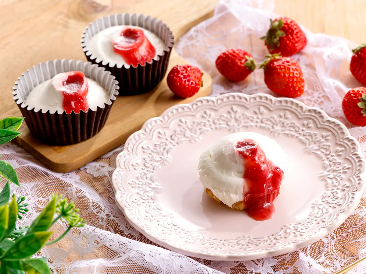 レアチーズケーキ〜いちごソース〜(3個)