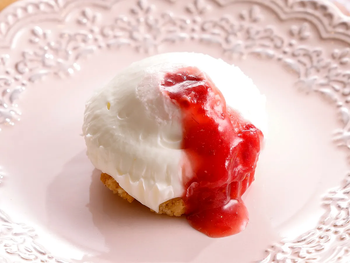 レアチーズケーキ〜いちごソース〜(3個)