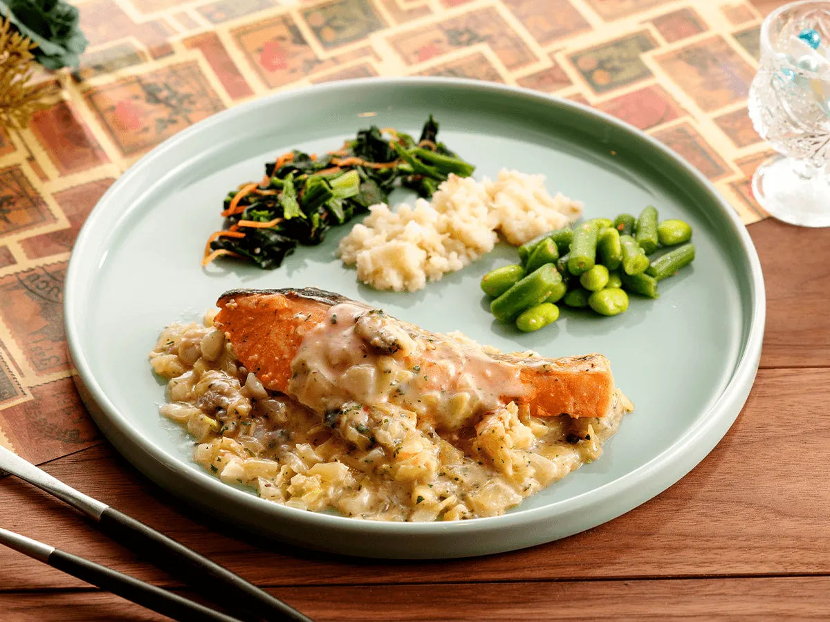 ポルチーニ香る！銀鮭の具沢山クリーム仕立て