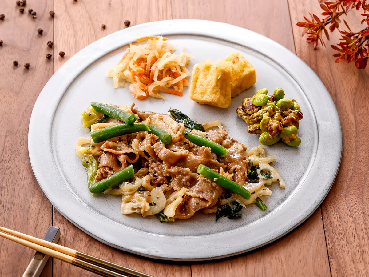 黒胡椒香る牛肉の香味ソースあえ