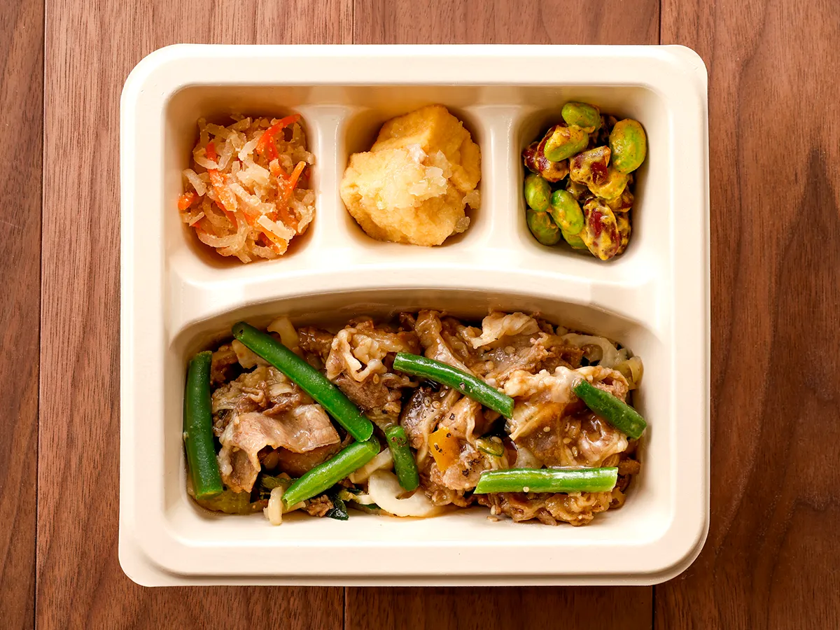 黒胡椒香る牛肉の香味ソースあえ