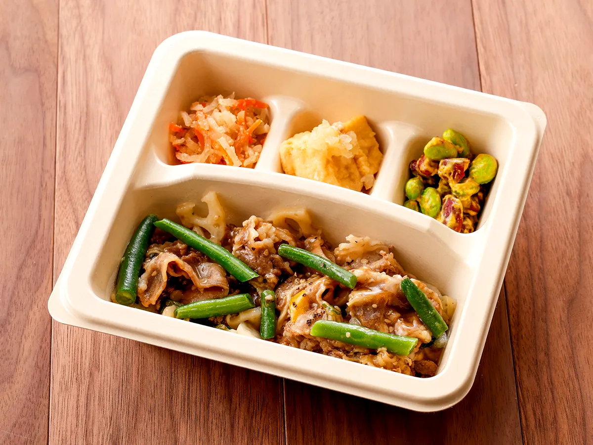 黒胡椒香る牛肉の香味ソースあえ