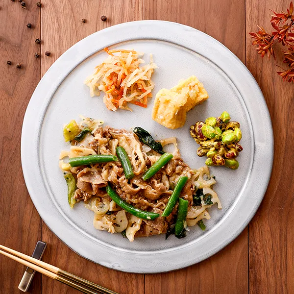 黒胡椒香る牛肉の香味ソースあえ