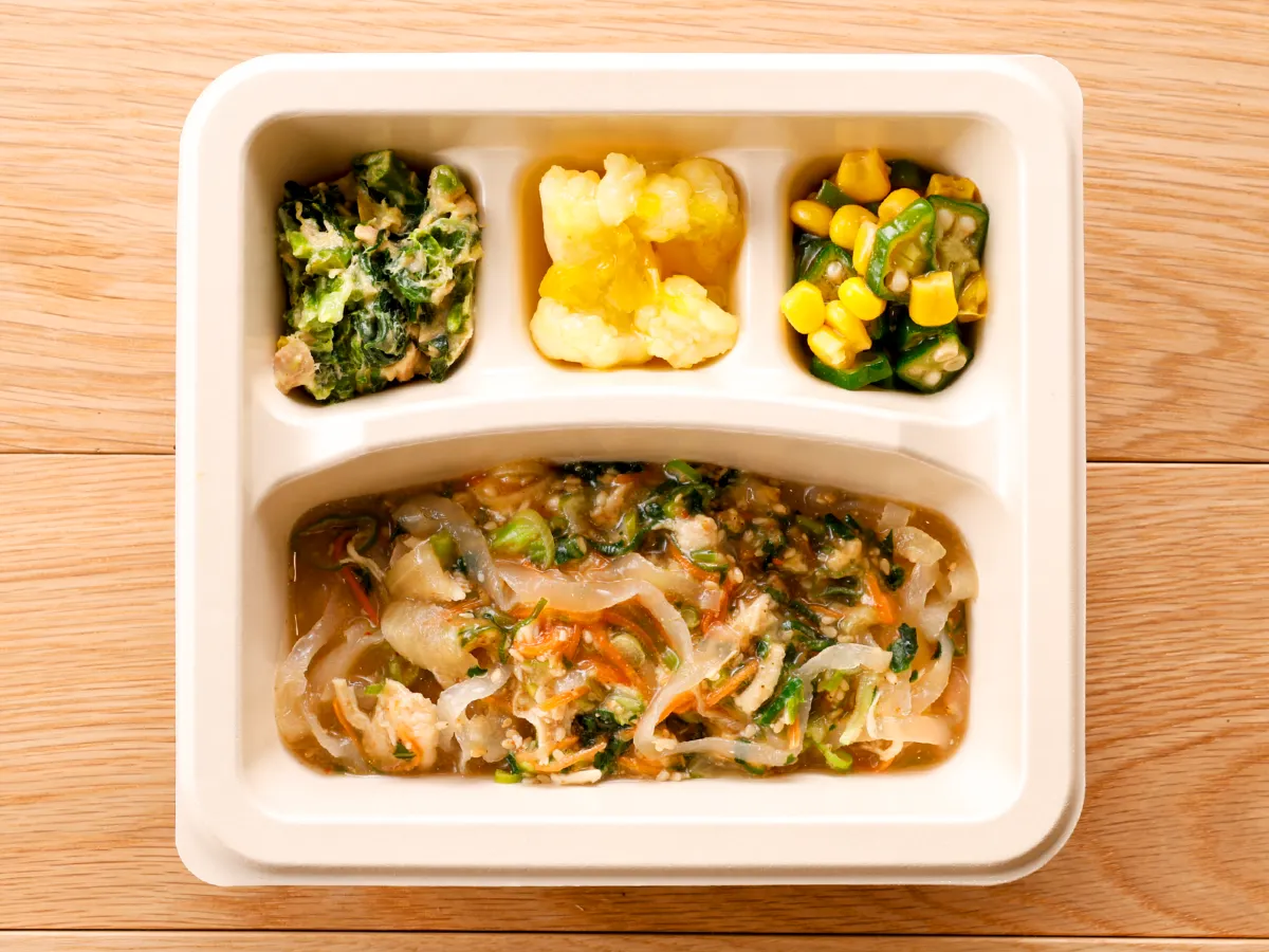 旨味胡麻だれと彩り野菜のこんにゃく麺