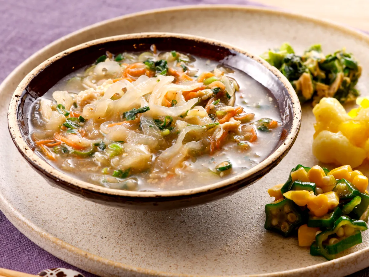 旨味胡麻だれと彩り野菜のこんにゃく麺