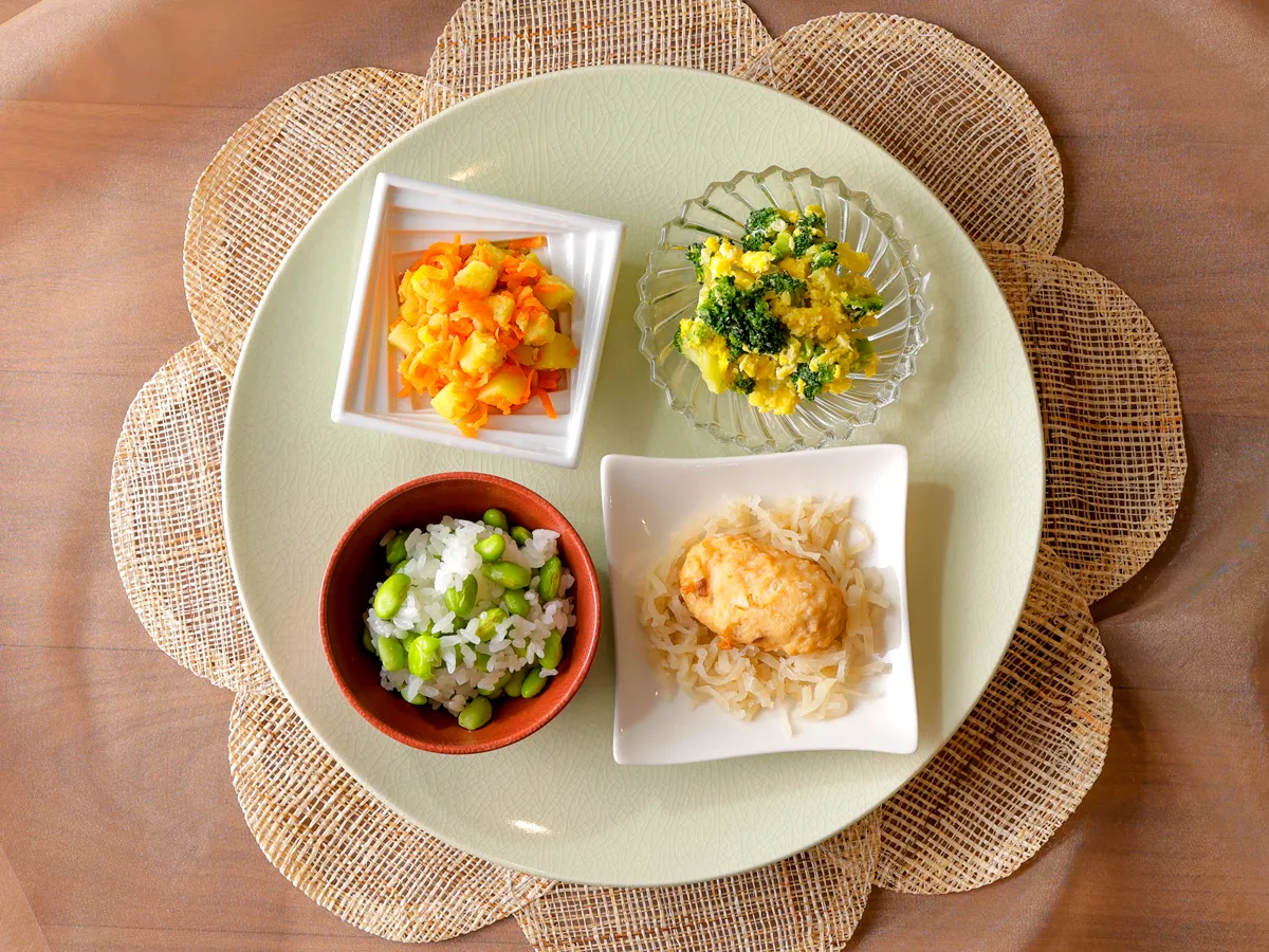 とろ〜り出汁絡むふんわり鶏団子
