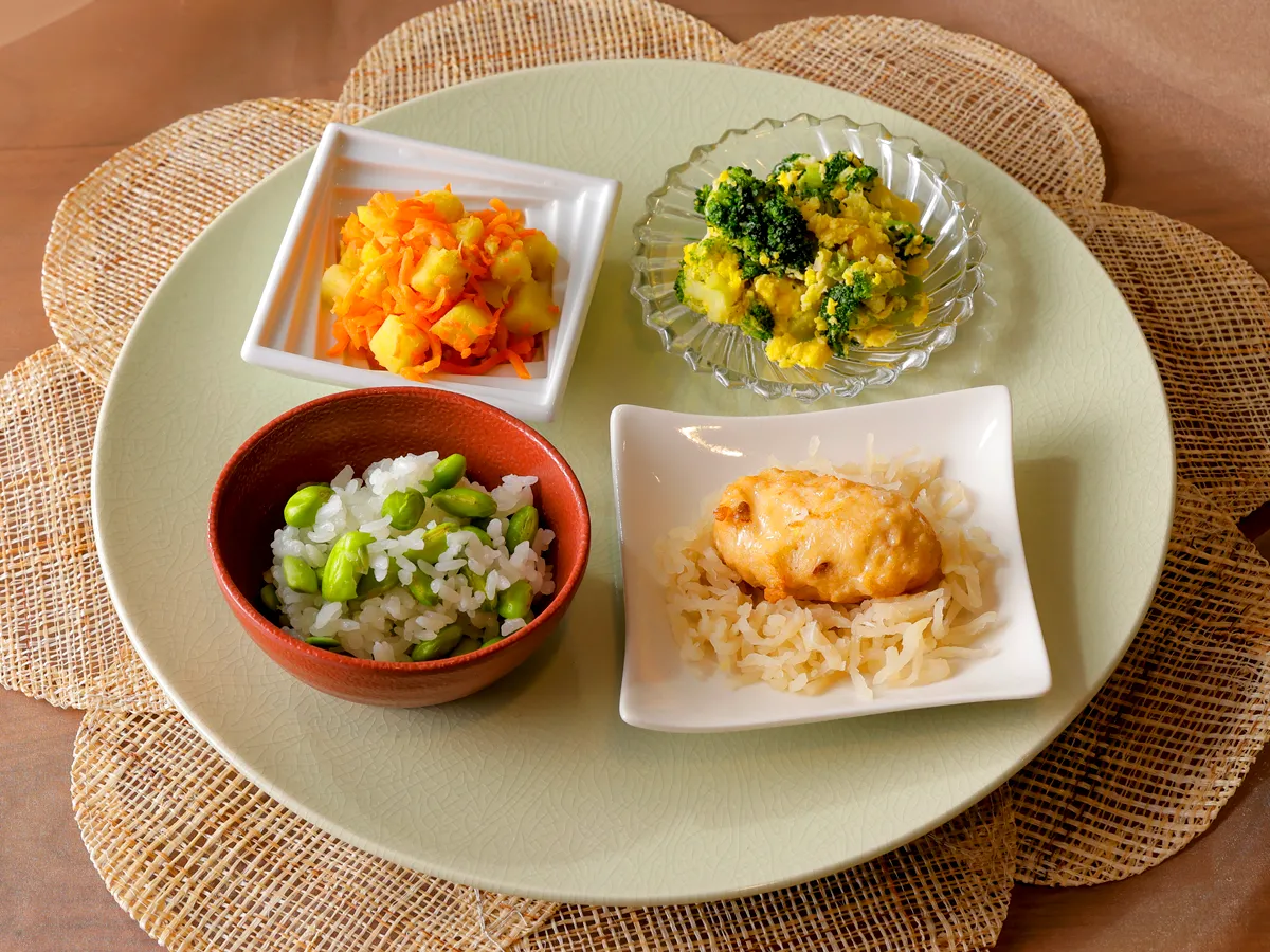 とろ〜り出汁絡むふんわり鶏団子