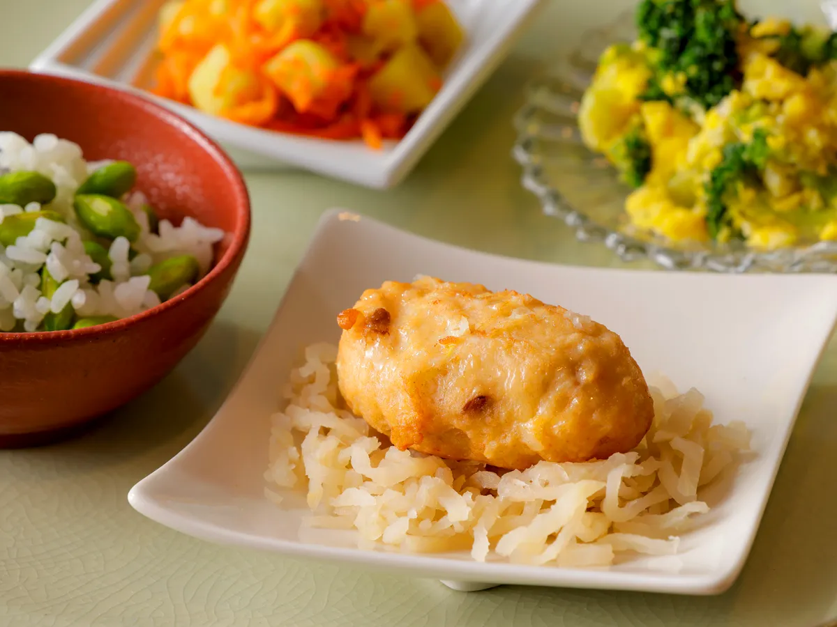 とろ〜り出汁絡むふんわり鶏団子